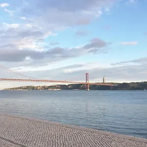 Tejo Location With River View Lisbon
